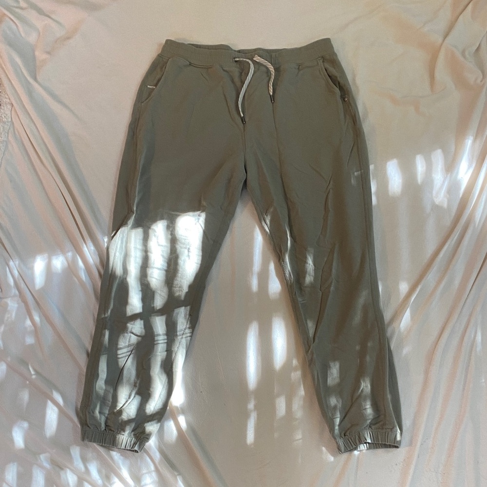 Vuori Women’s  Jogger Pants - Gray